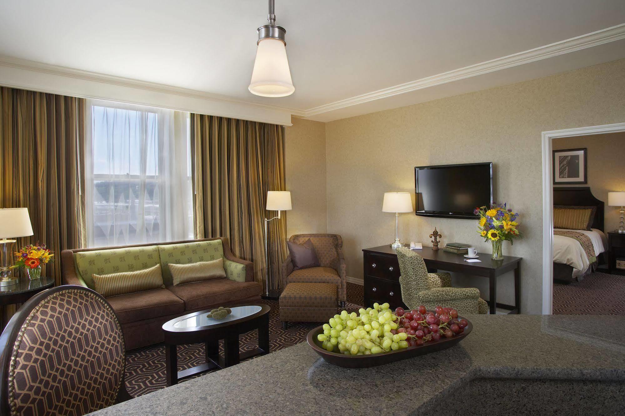 Hotel Julien Дюбюк Екстер'єр фото